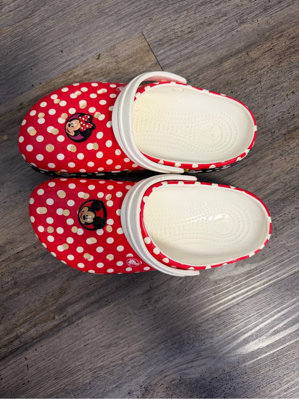 CROCS Women's Red White Minnie Mouse Polka Dot Clogs - Picture 2 of 3